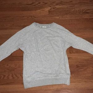 Grey crewneck
